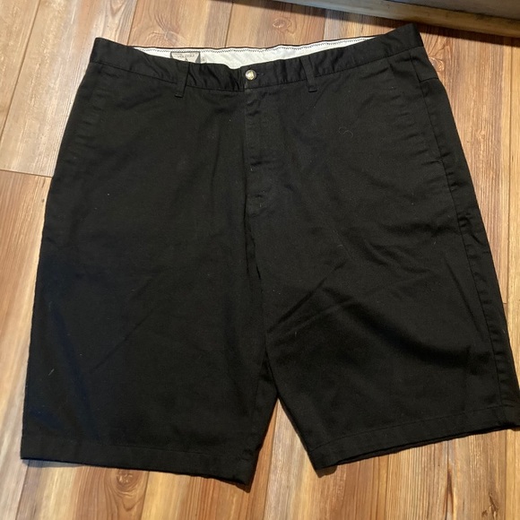 Black Volcom Shorts, Men’s Size 40 - Picture 3 of 12